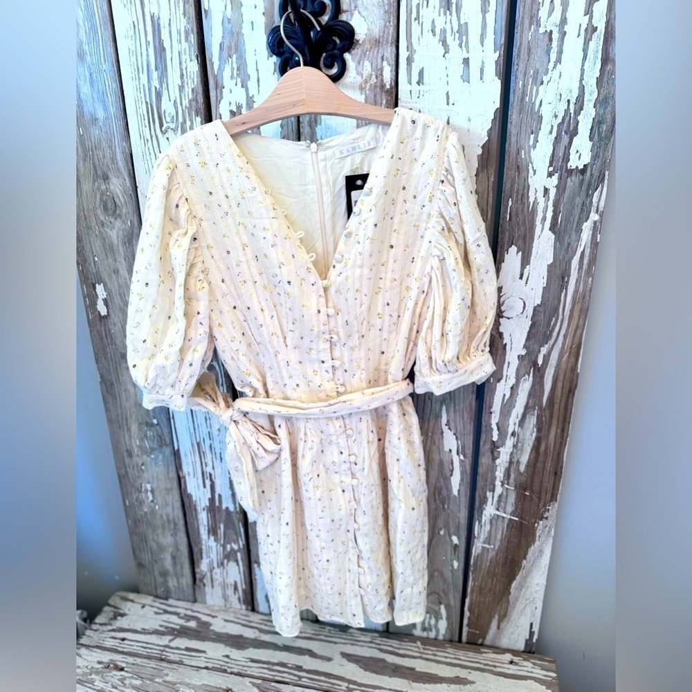 Karlie Ditzy Floral Button Dress size Large NWT Cream w/ Yellow floral